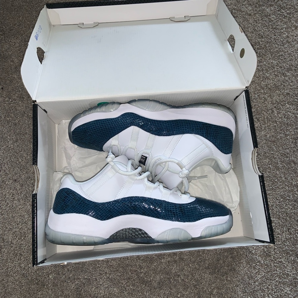 2001 NIKE AIR JORDAN XI 11 RETRO SNAKE LOW SNAKESKIN WHITE BLUE